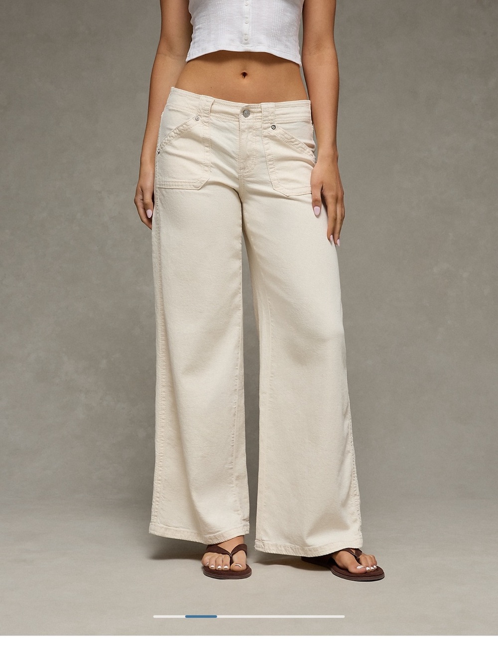 American Eagle low rise ultra Wide Leg Cream Women’s Jeans